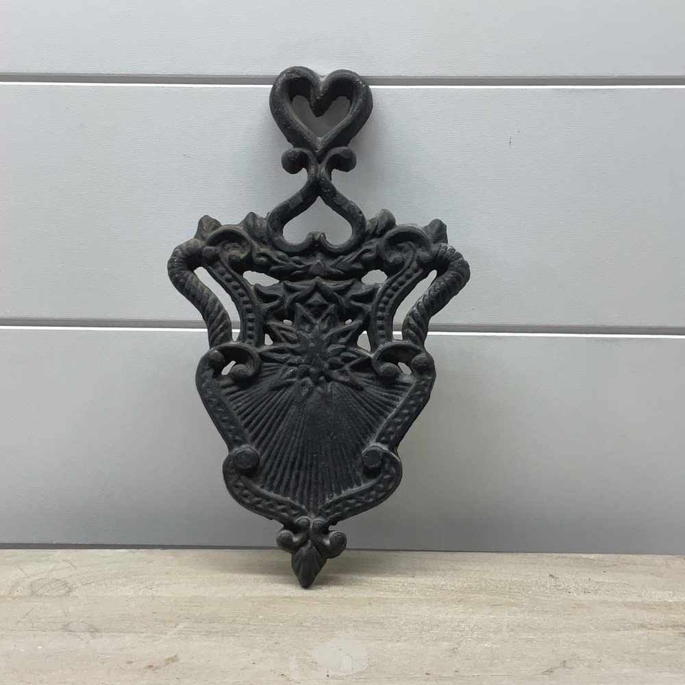 Vintage Cast Iron Heart Sunburst Trivet Black Metal Footed Hot Plate Taiwan 9in